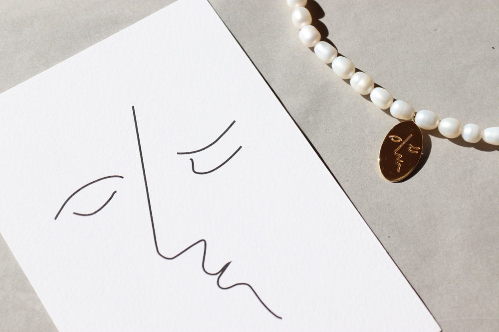 kiss pearl necklace line art post card