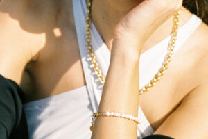 dolce-bracelet-pearl-sun-beach-model