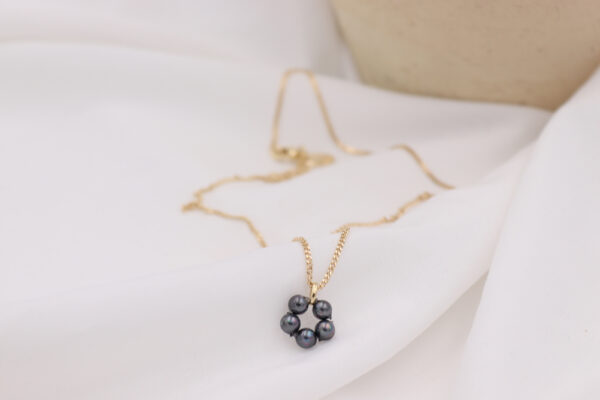 Bloom Necklace Black