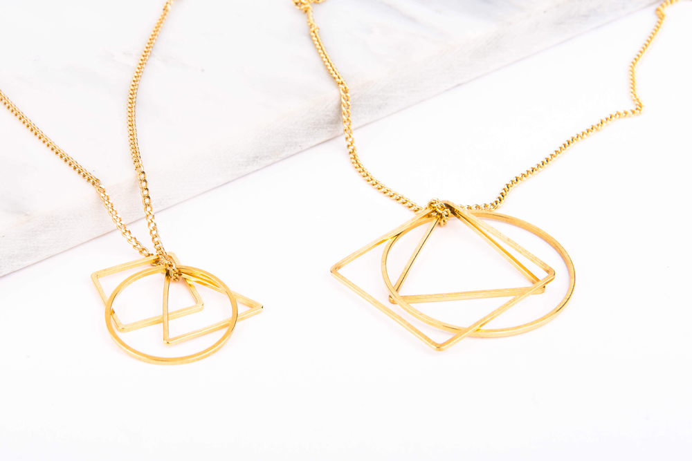 polygon small and big necklaces bodegon