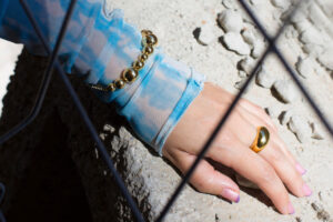 BUBBLES-BRACELET-MODEL-GOLD